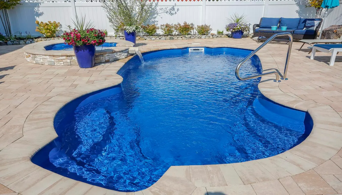 regal-round-spa-w-spillover-_OC_7990
