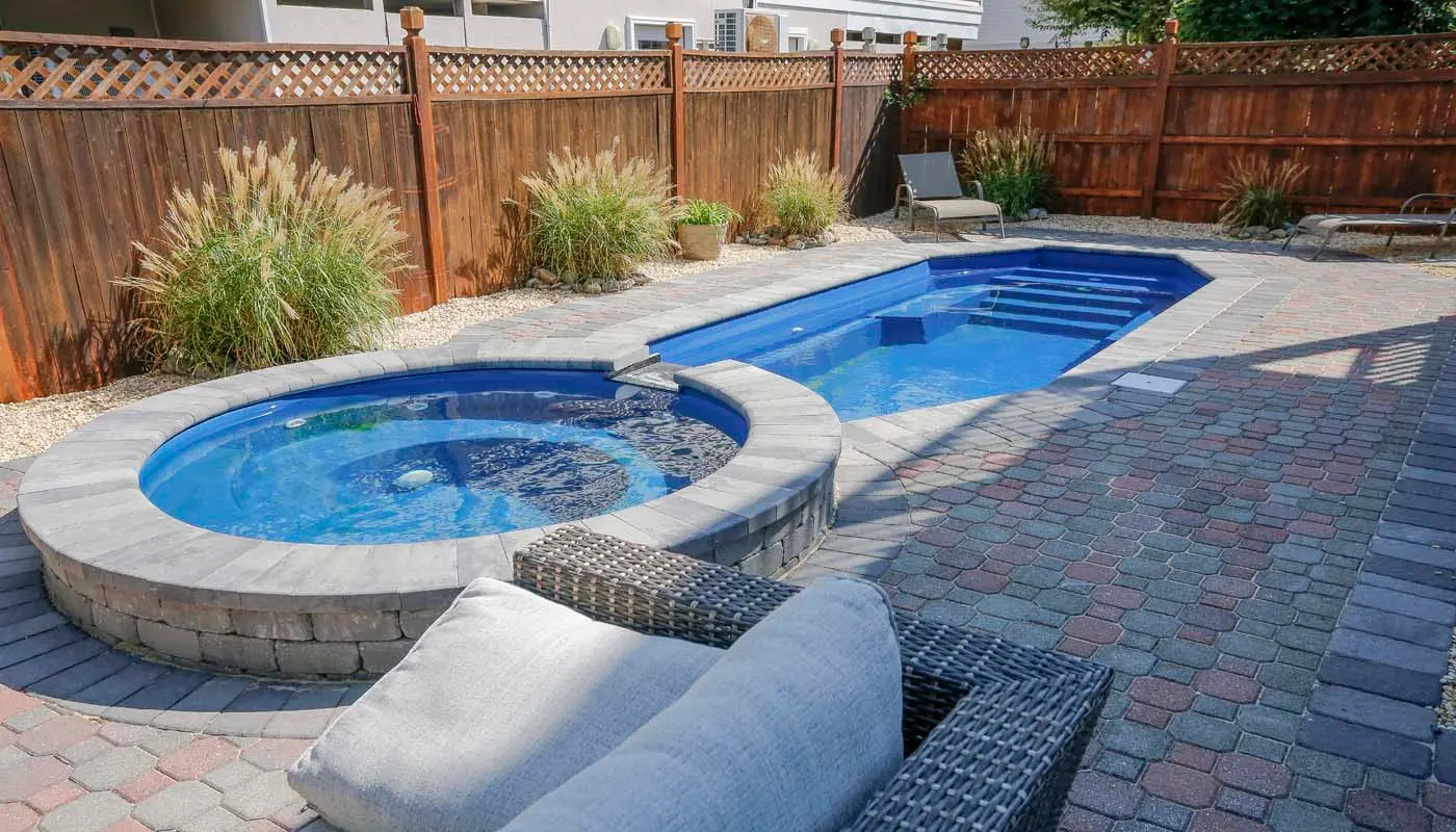 regal-round-spa-w-spillover-_OC_8021